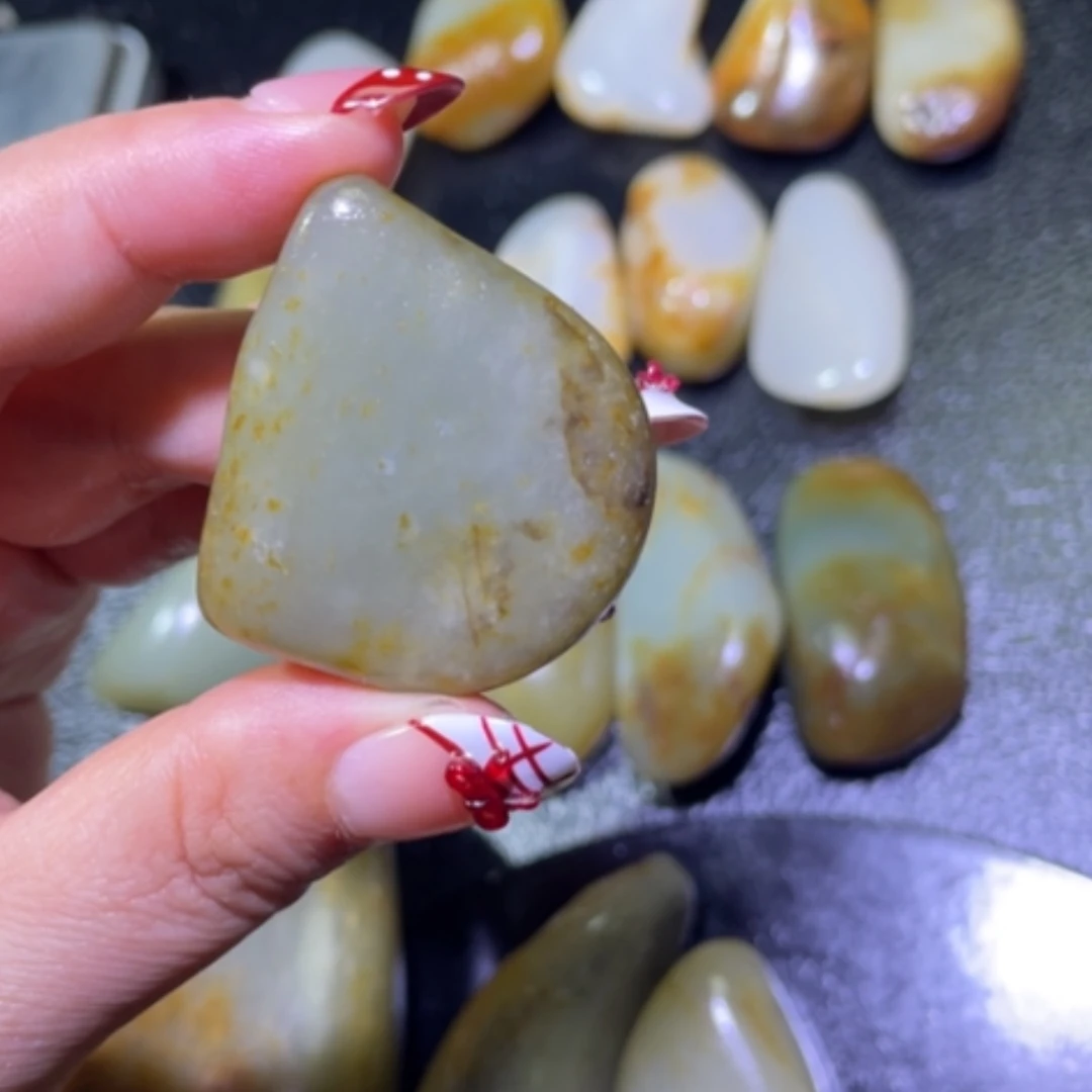 【闪购商品】颈饰未镶嵌和田玉