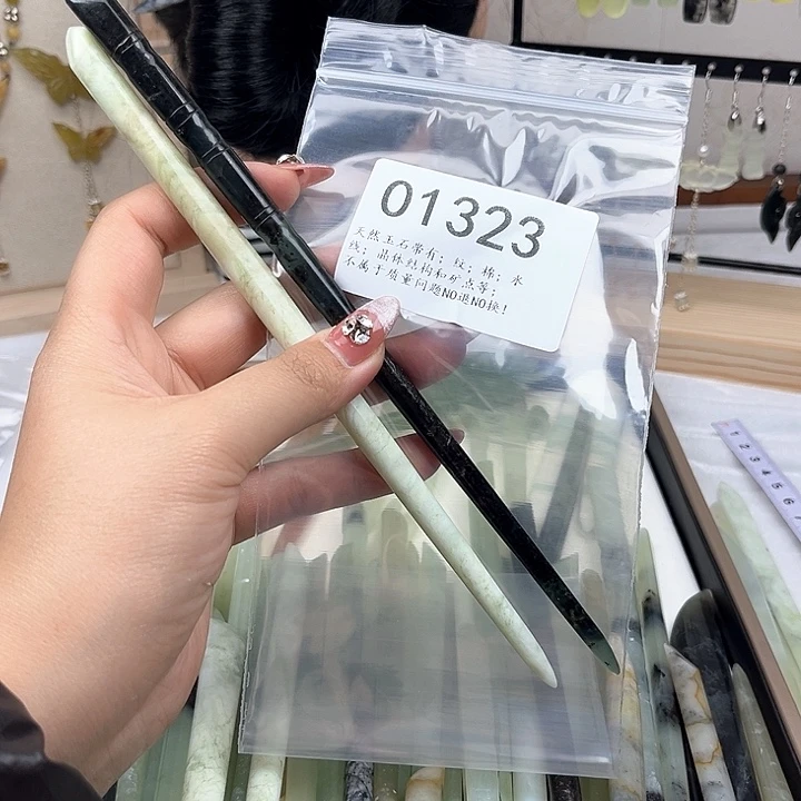 蛇纹石玉发簪合金梨*