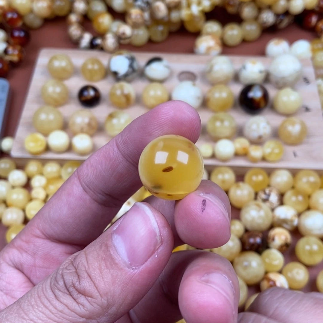 蜜蜡裸石未镶嵌池*蜜蜡