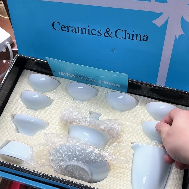 孤品茶具套装等。