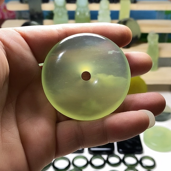 岫玉未镶嵌挂件岫玉