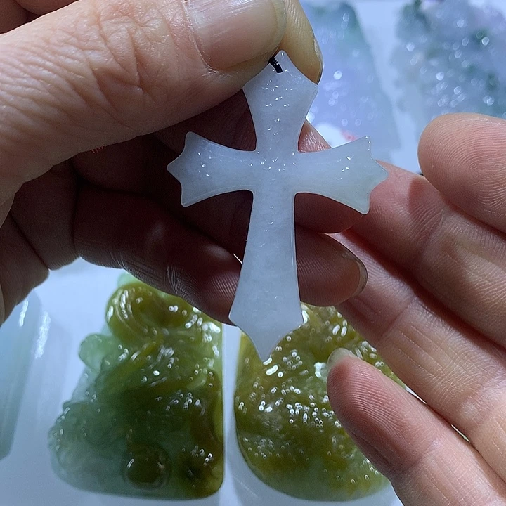 翡翠未镶嵌颈饰天然翡翠A货吊坠