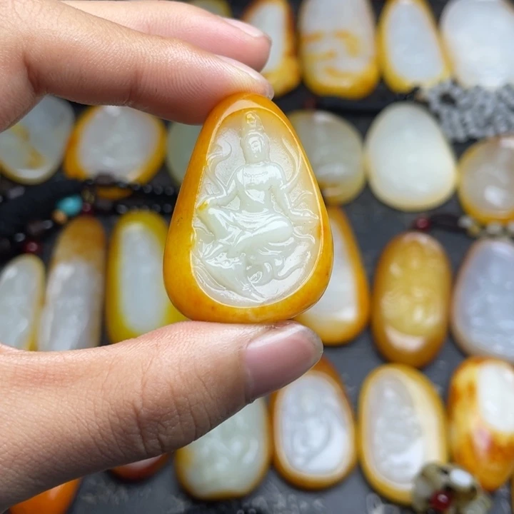 和田玉未镶嵌颈饰