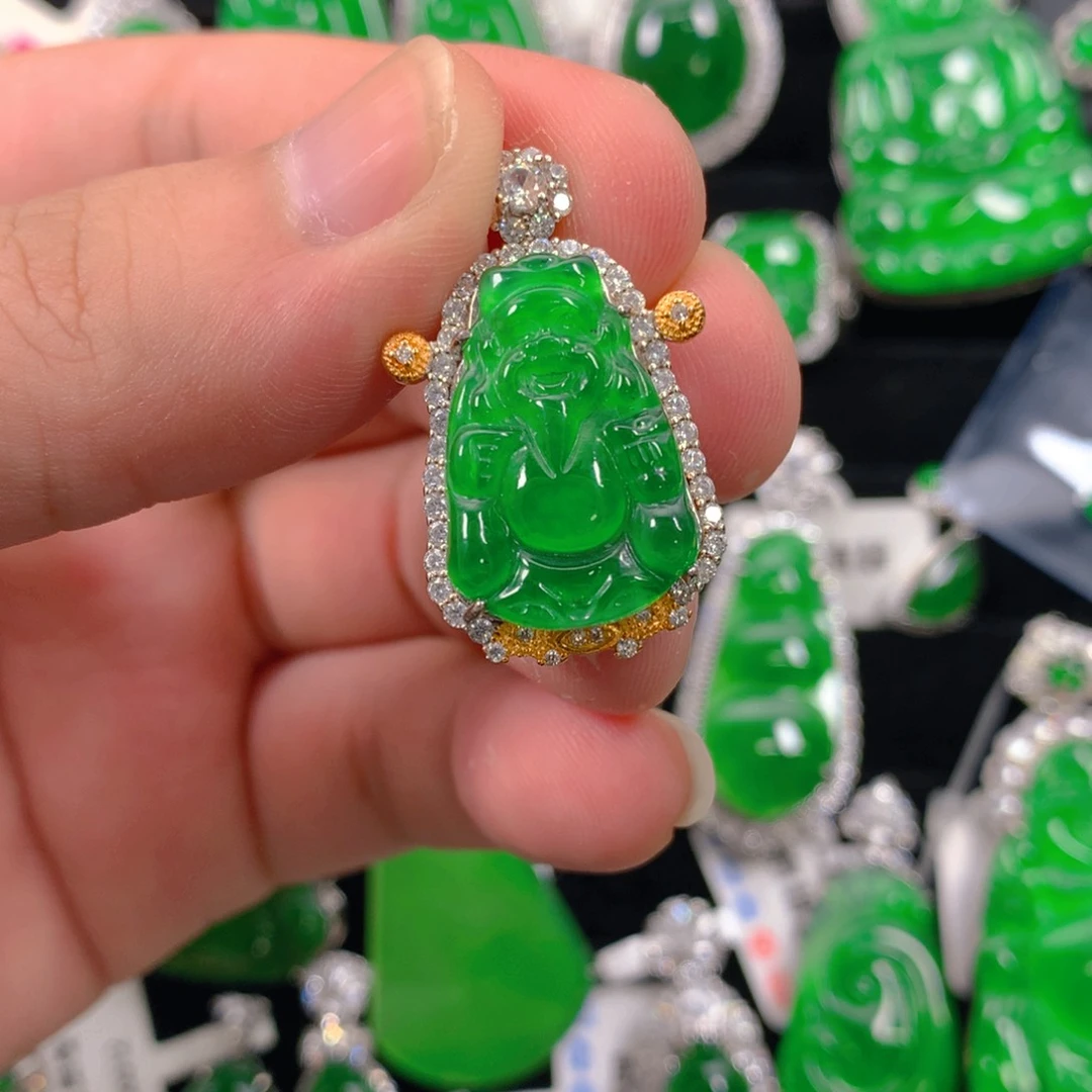 翡翠银S925镶嵌颈饰财神