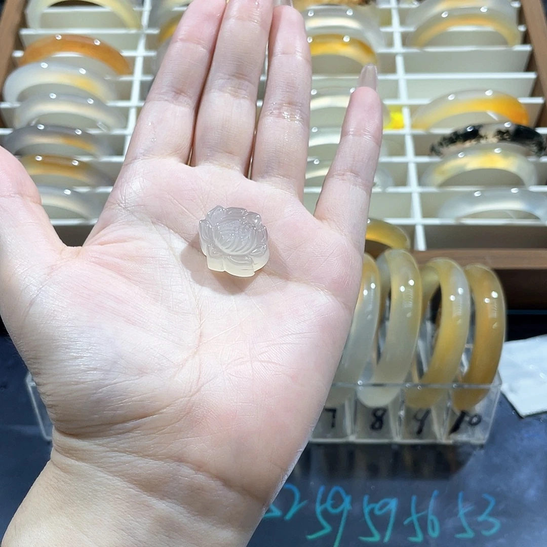 手镯玛瑙/玉髓未镶嵌