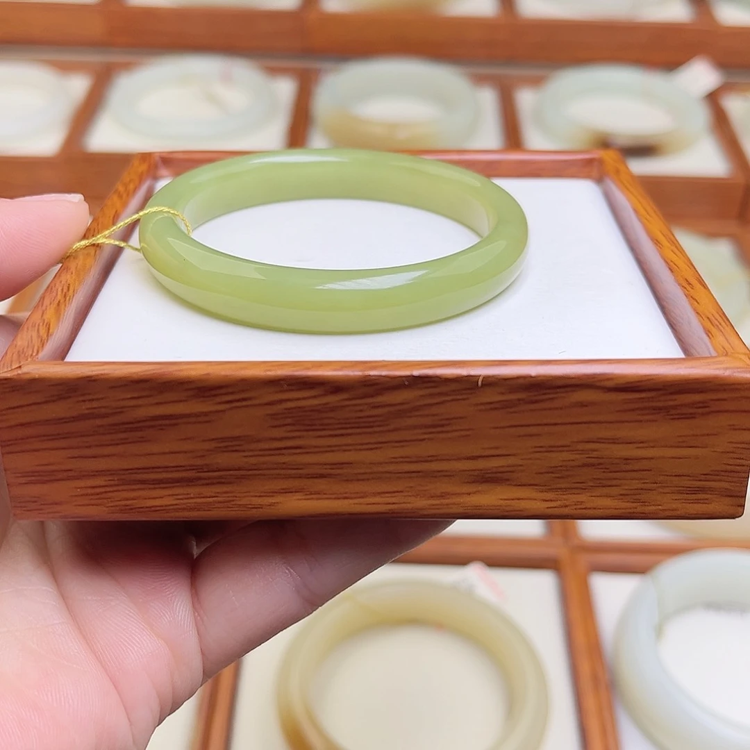 和田玉手镯未镶嵌51.5