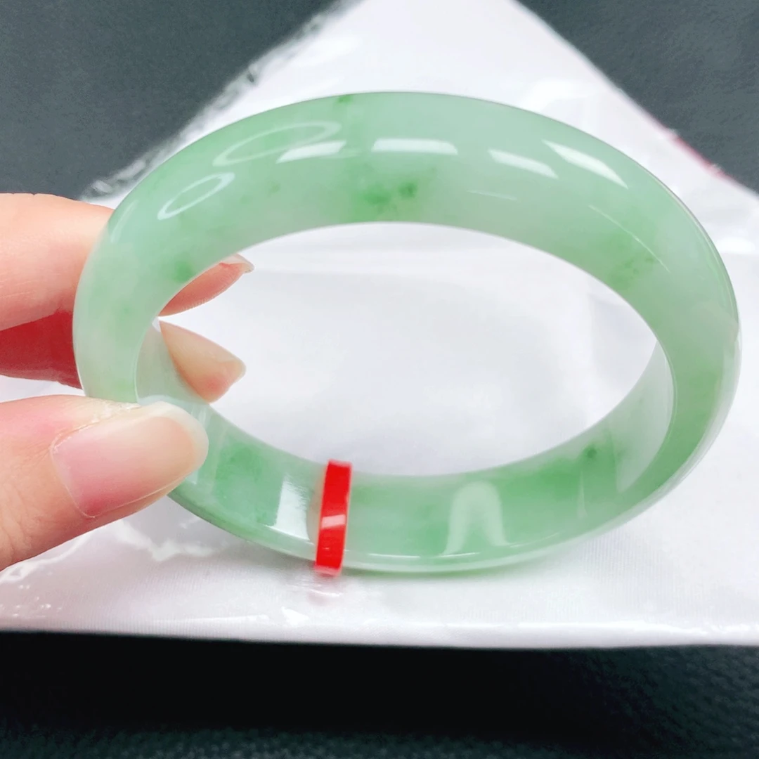 翡翠未镶嵌手镯57圈