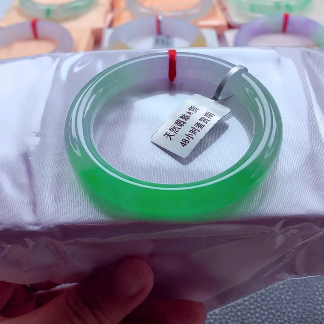 翡翠未镶嵌手镯（圆镯）50.8冰阳绿冰种起胶百万品质A