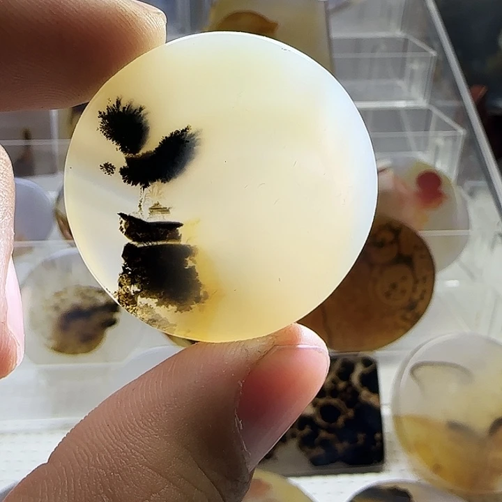 玛瑙/玉髓未镶嵌珠宝奇石