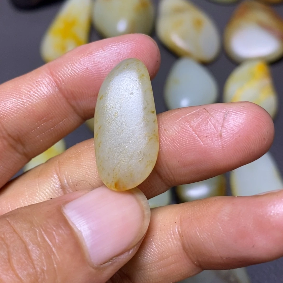 和田玉（糖玉）未镶嵌挂件