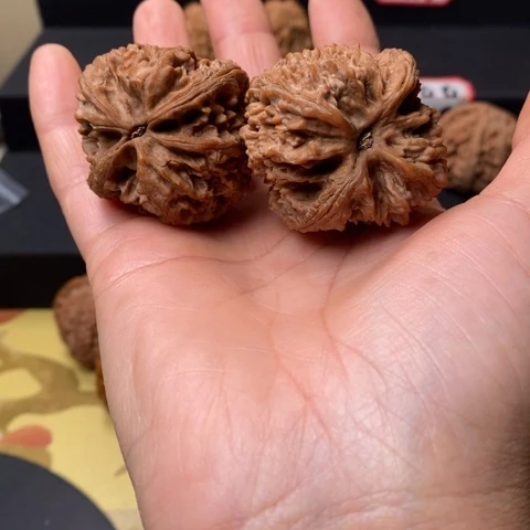 一***灬文玩核桃全品大古石尺41