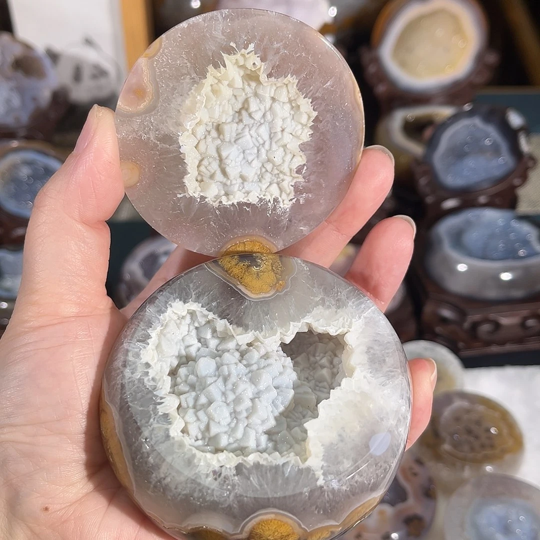 未镶嵌水晶大型摆件（非配饰）