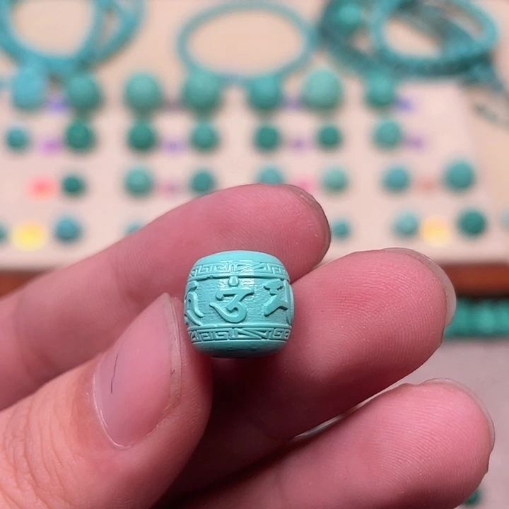 云见匠心雕刻配饰，尺寸12