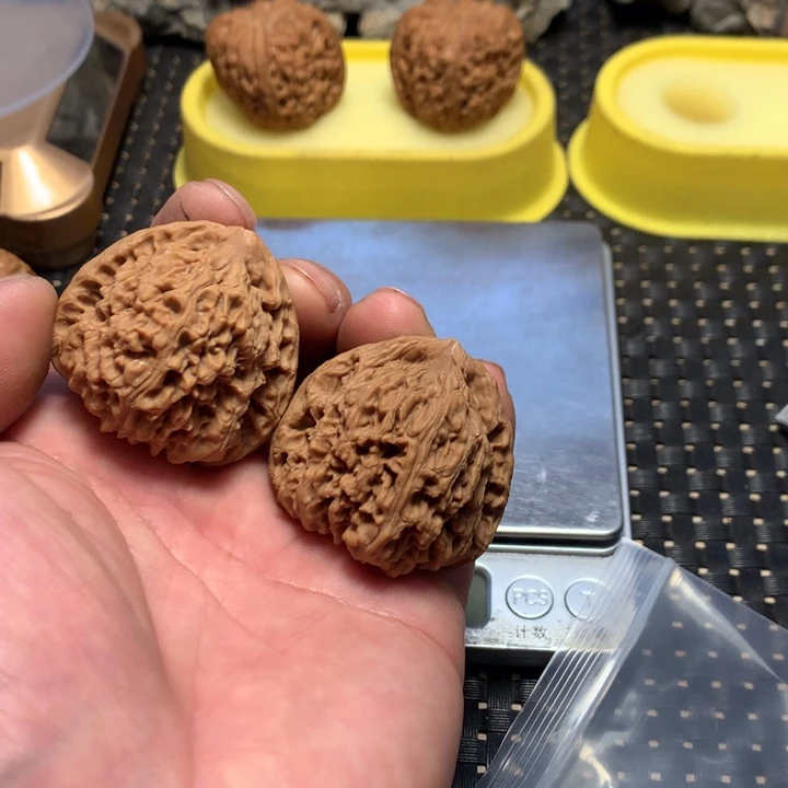 文玩核桃把件狮*南将石