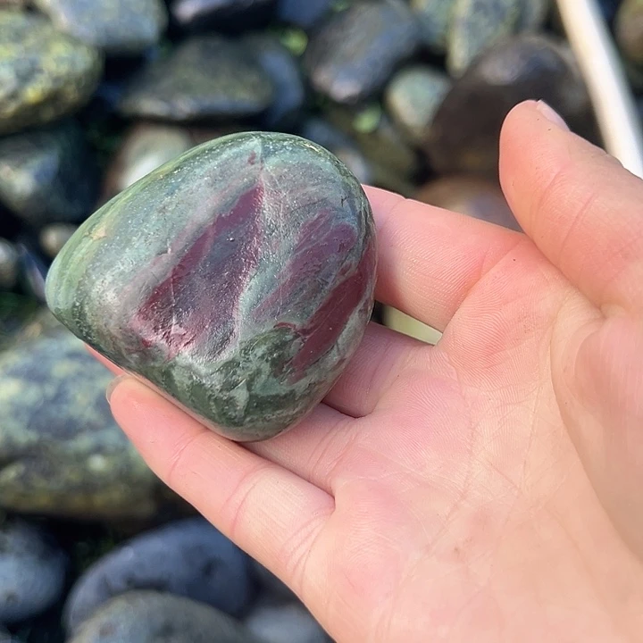 花***言蛇纹石玉未镶嵌西藏藏玉药王石