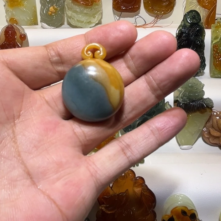 岫玉未镶嵌吊坠(赠链)