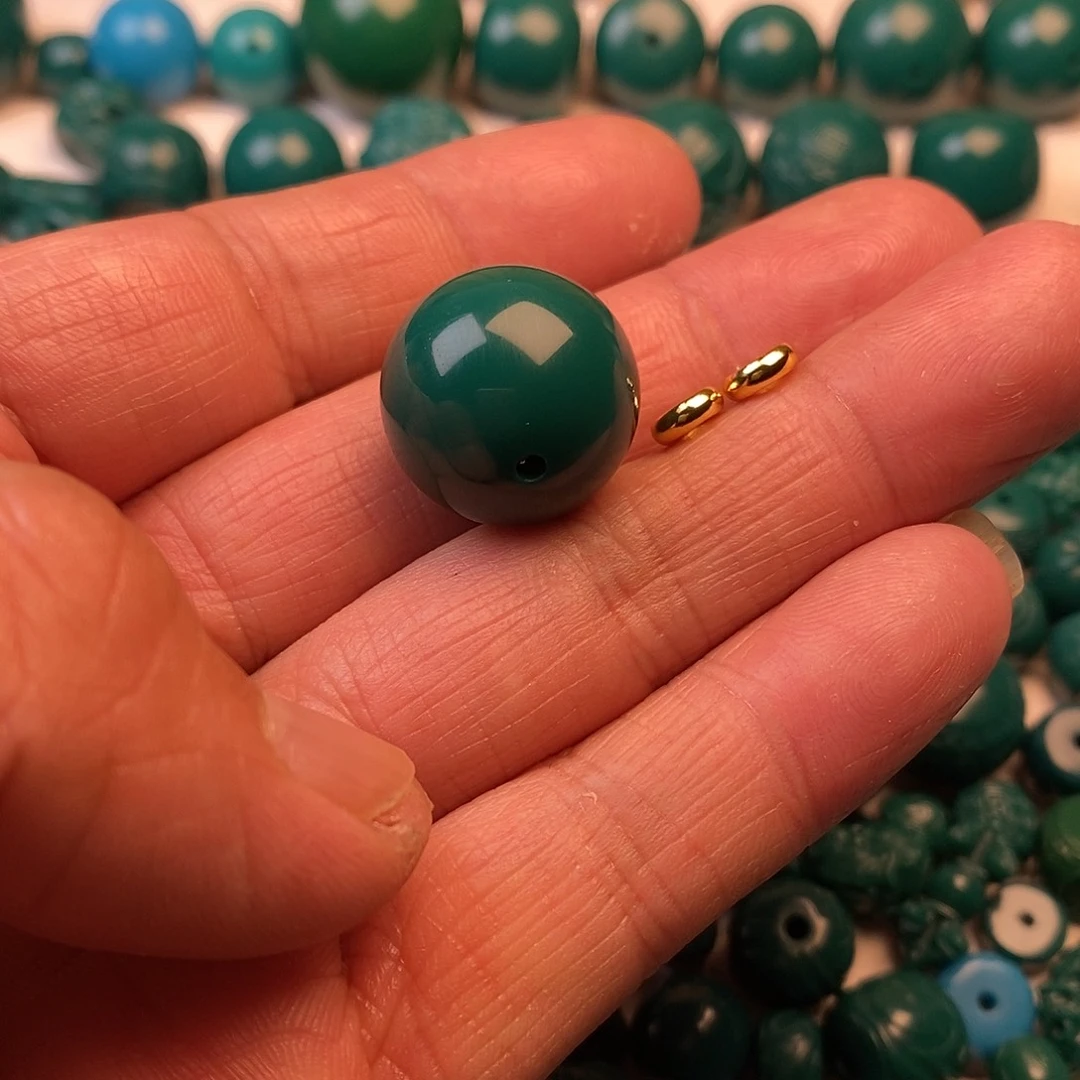 琉璃颈饰张*武1111111111111112