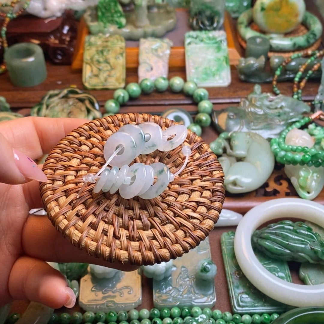 翡翠挂件未镶嵌一*