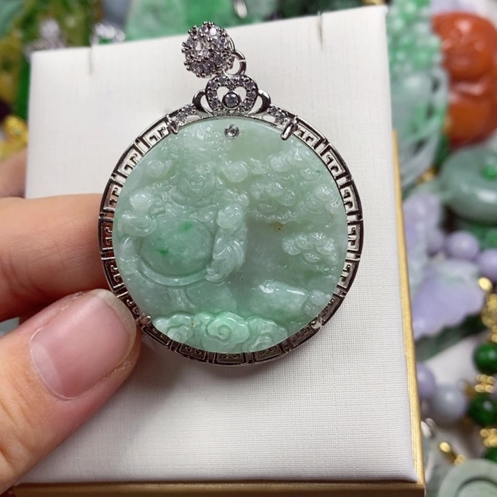 翡翠未镶嵌吊坠(赠链)