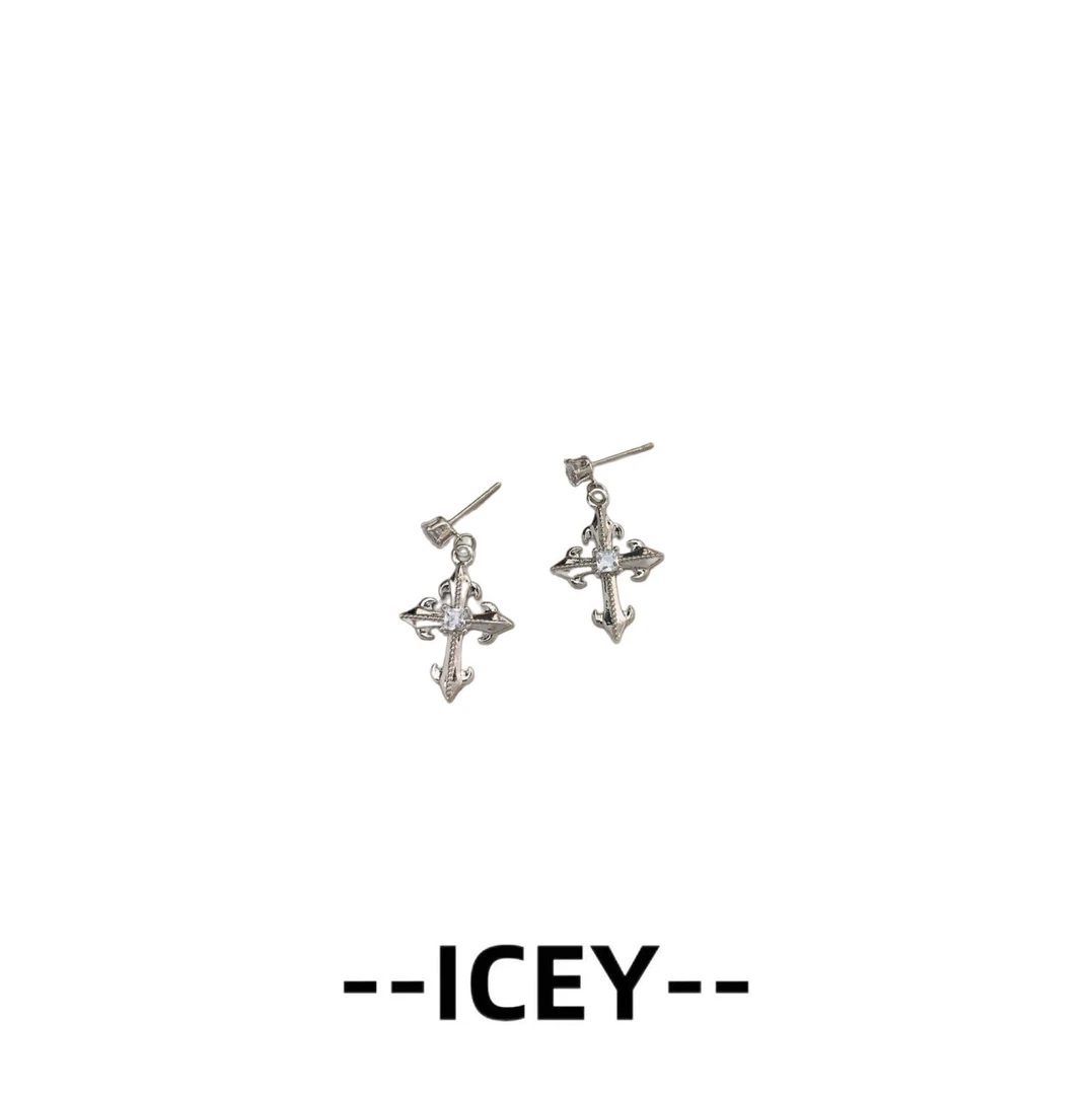镀K金新款 ICEY设计感轻千金果素款简约手工耳饰--A1121