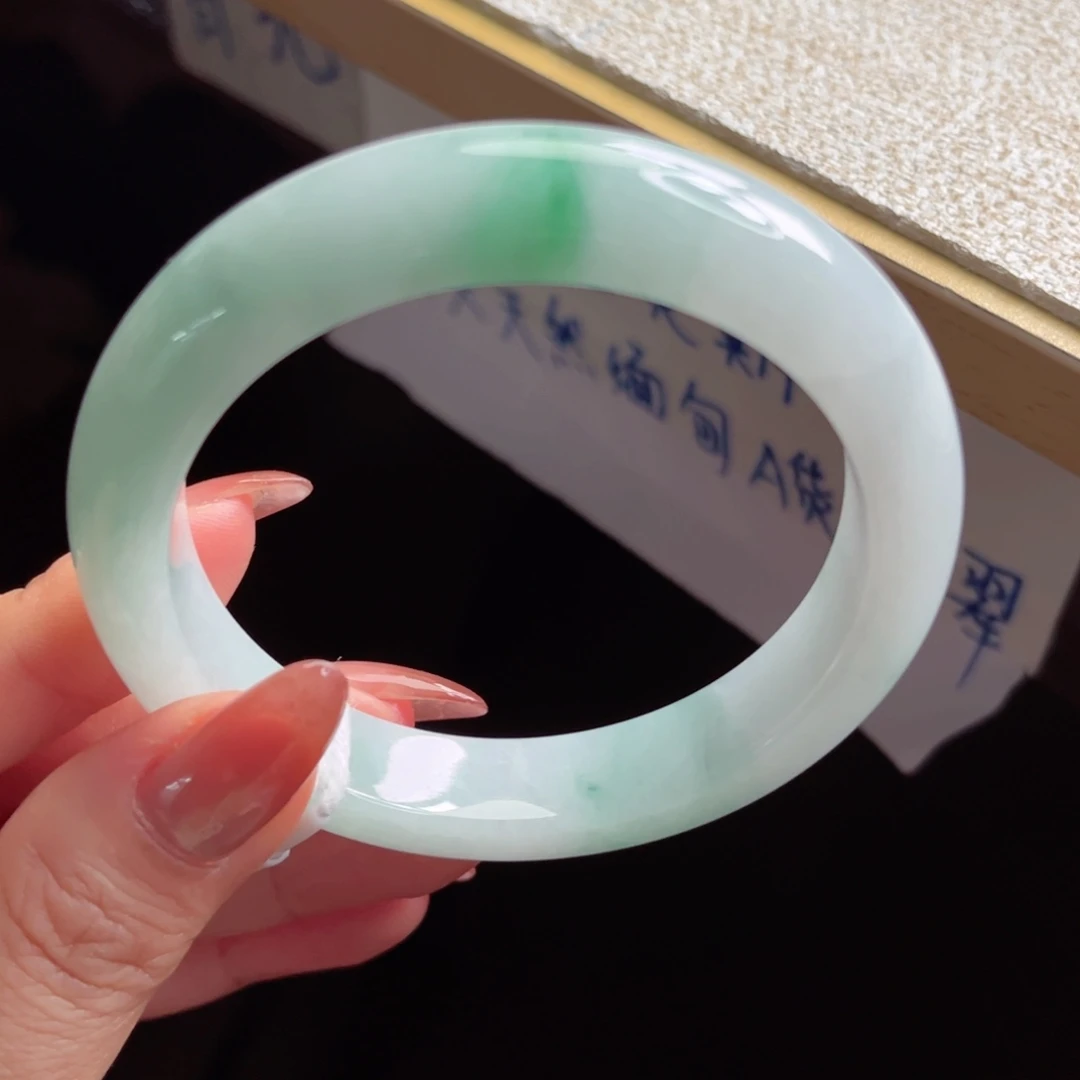 翡翠未镶嵌手镯手镯