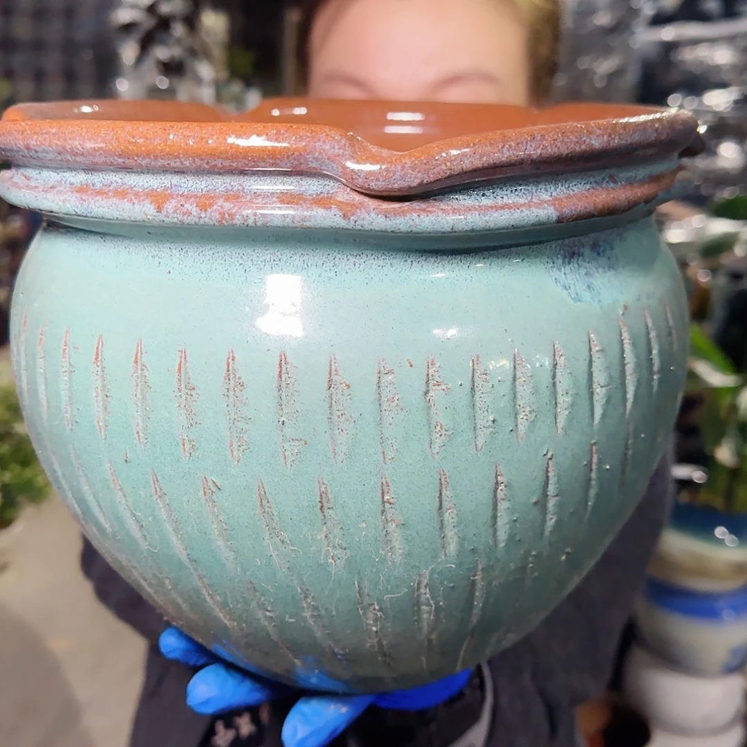 紫砂花盆高22口26。微瑕