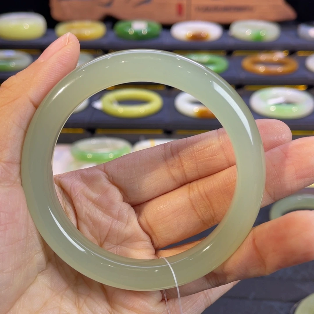 和田玉未镶嵌手镯高冰晴