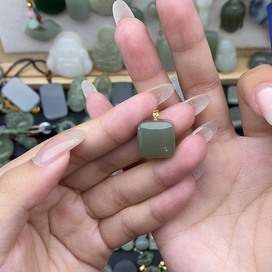 和田玉18K金镶嵌吊坠(不含链)