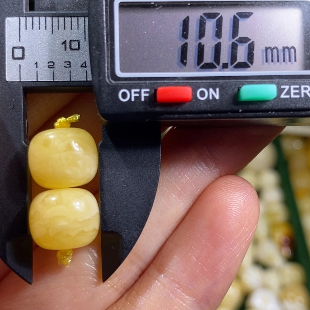 蜜蜡未镶嵌裸石配饰