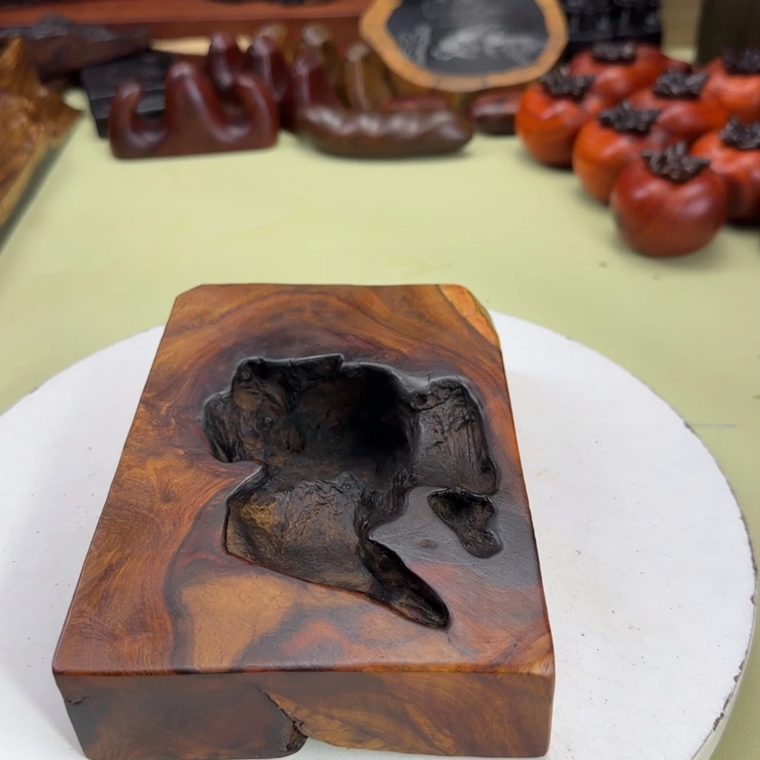 大果紫檀（缅甸花梨）蒙*