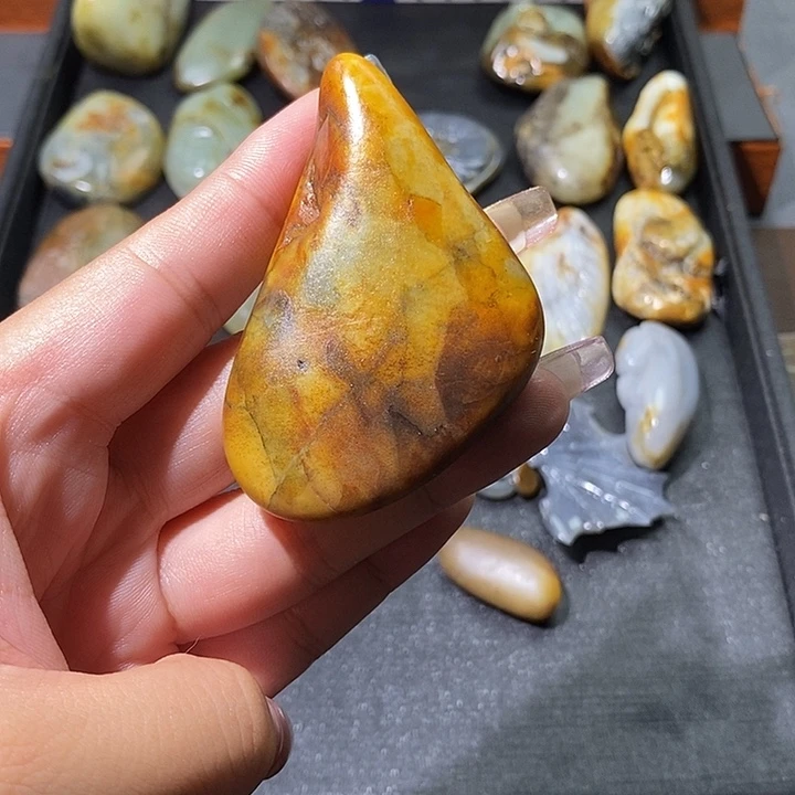阿***丁和田玉未镶嵌颈饰