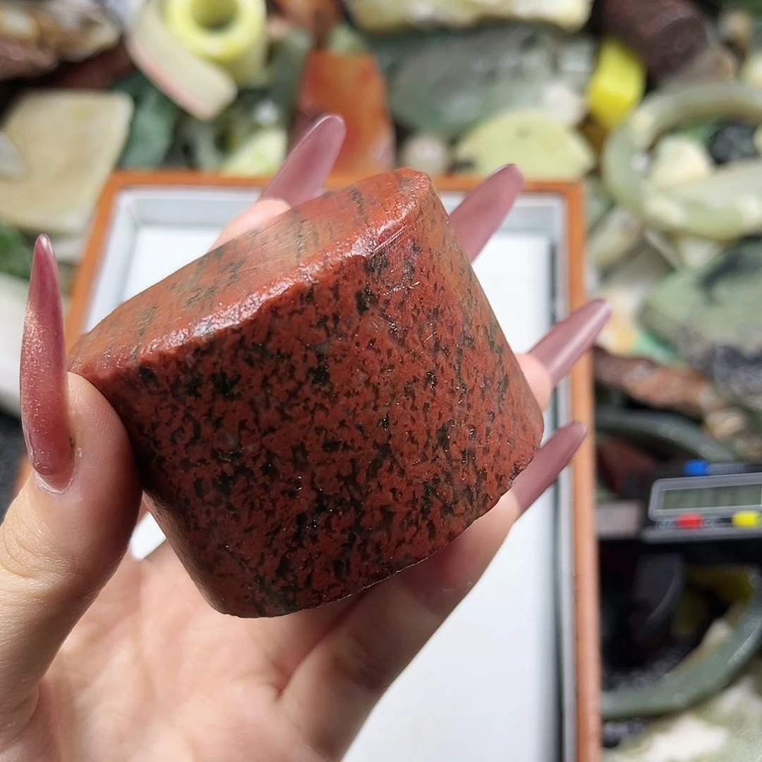 颈饰未镶嵌和田玉（糖玉）
