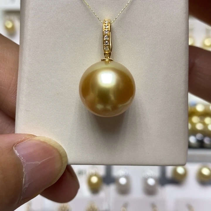 18K金镶嵌海水珍珠金珠吊坠