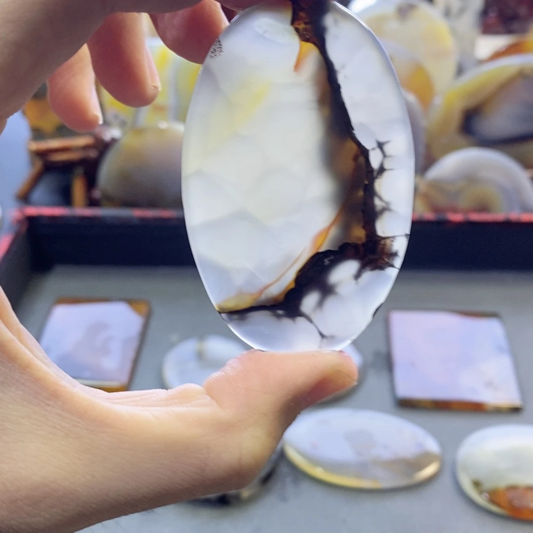 玛瑙/玉髓颈饰未镶嵌