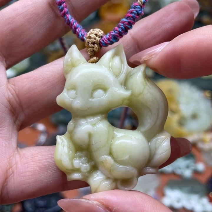 蛇纹石玉未镶嵌吊坠