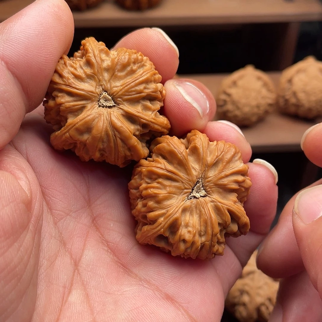 半***、吊坠文玩核桃文山三棱