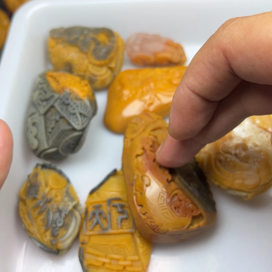 彬***石英岩玉未镶嵌颈饰