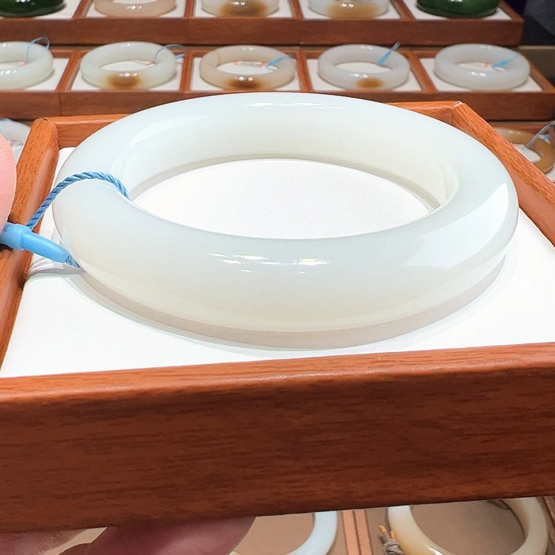 和田玉手镯56.57未镶嵌