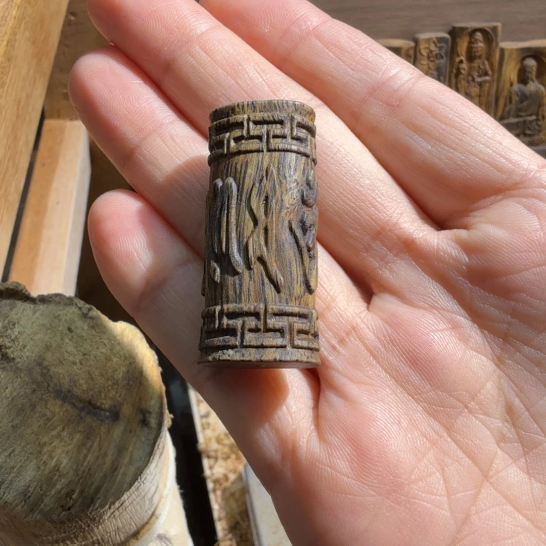 沉香吊坠白棋楠雕刻牌3.6克