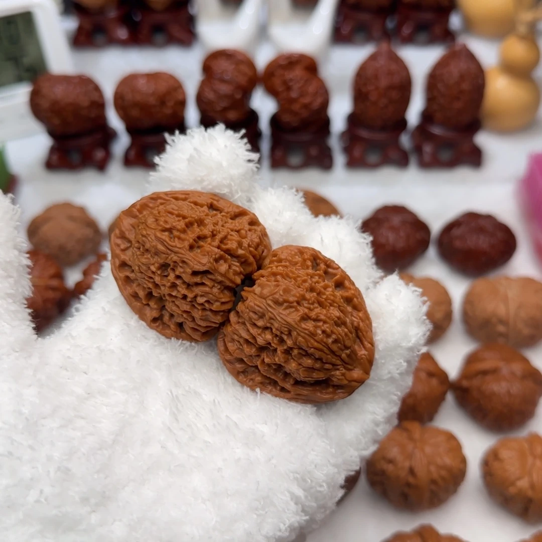 吊坠文玩核桃42凹底三角疆