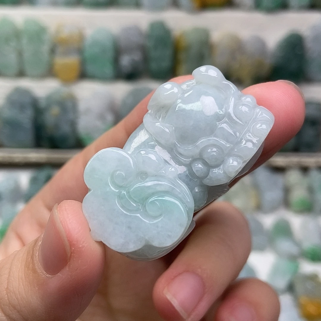 翡翠未镶嵌吊坠(赠链)