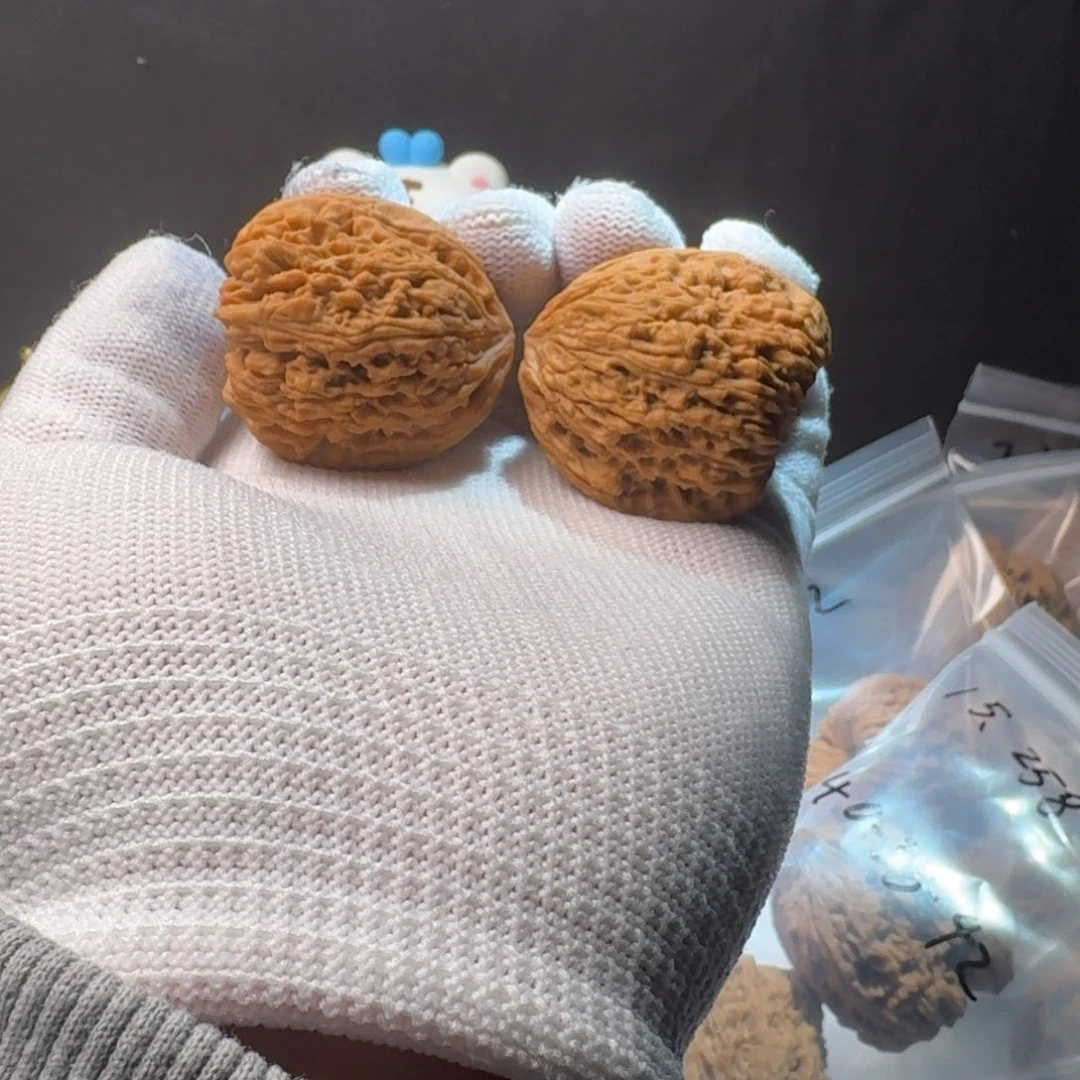 文玩核桃把件16号链接拉丝蝴蝶凹低35-35-35