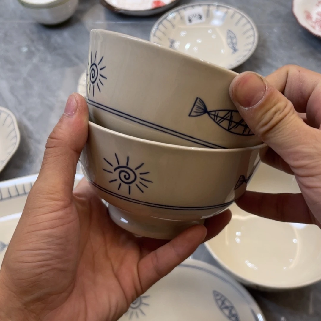 陶瓷微瑕餐具介意勿拍，满18飞！