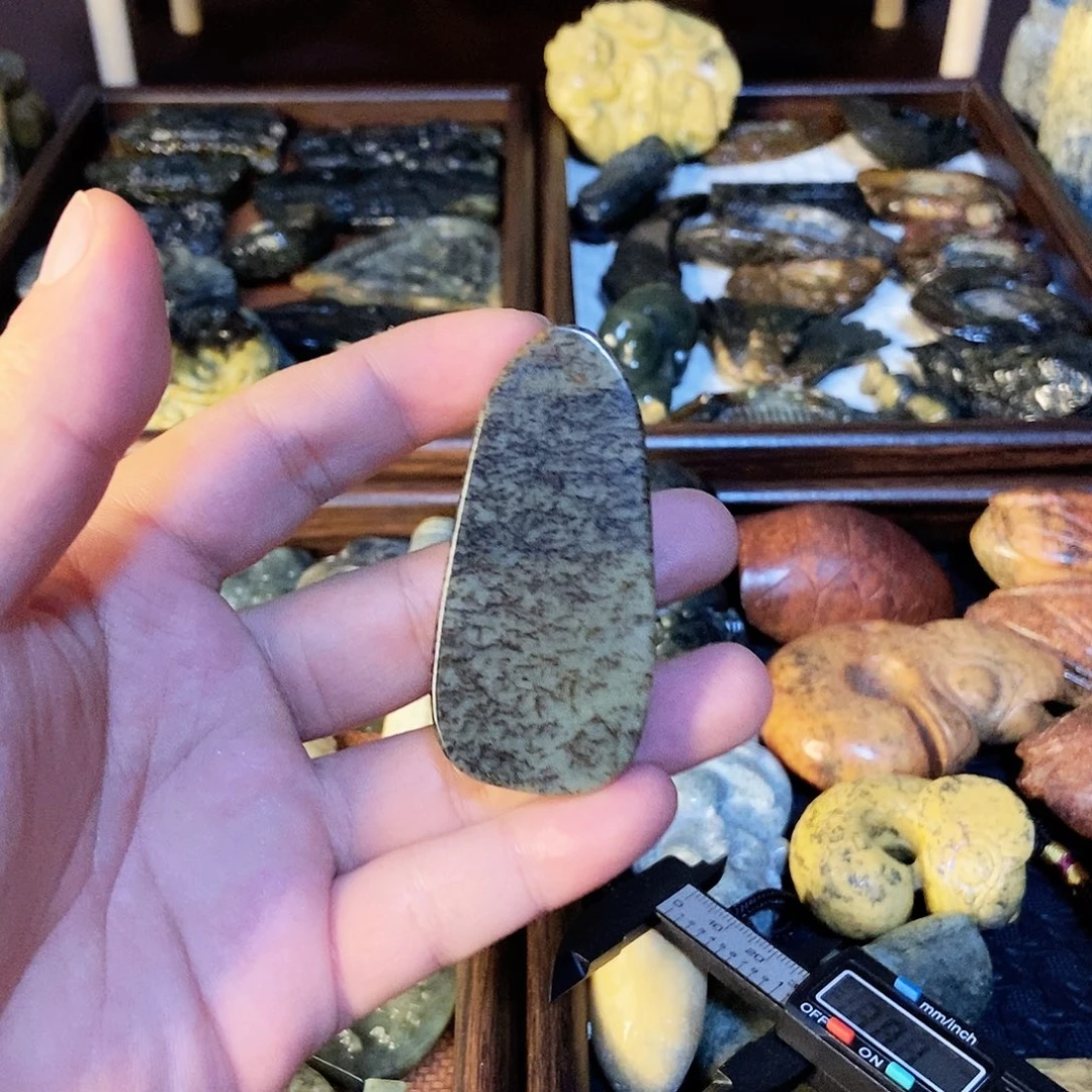 岫岩河磨玉（透闪石质玉）未镶嵌挂件