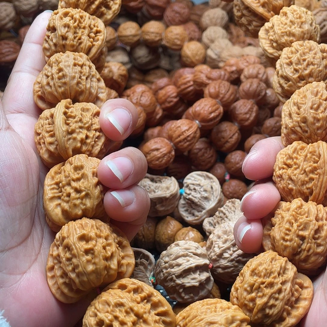 文玩核桃手串白狮子