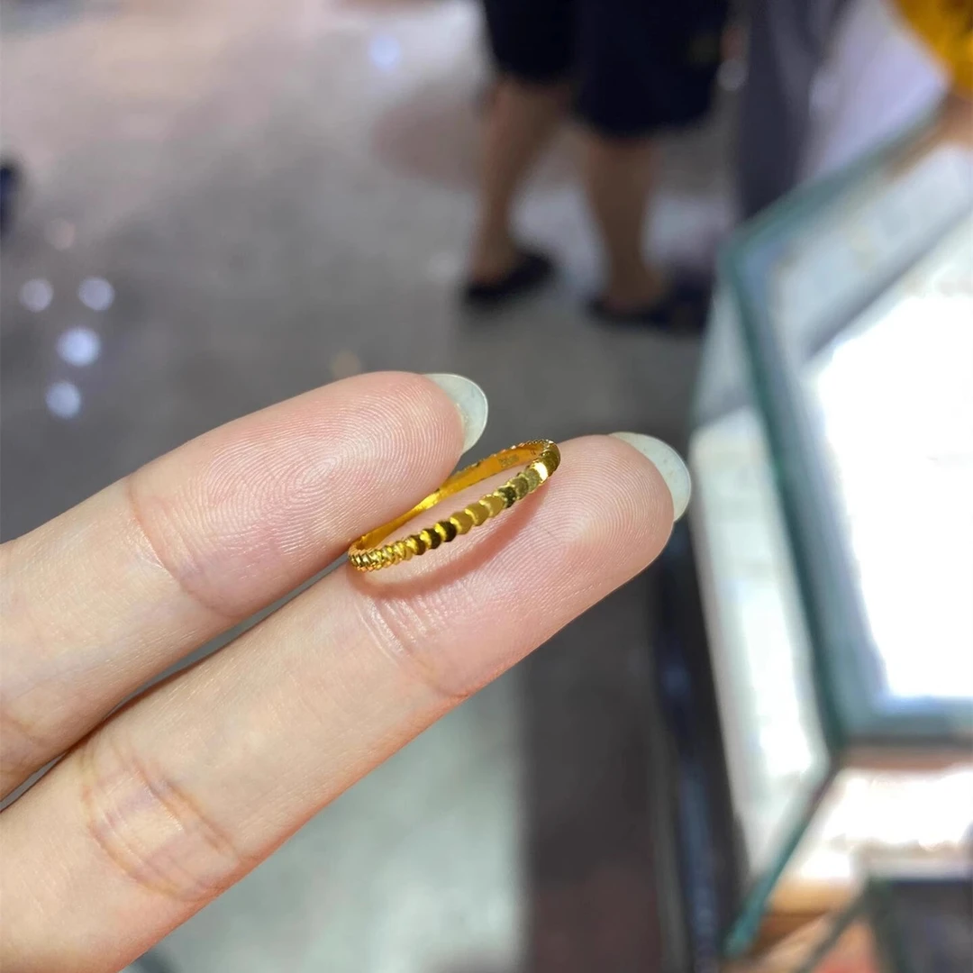 钛钢戒指 不掉色新款超闪鱼鳞小圆片戒指细款小众设计素圈食指环