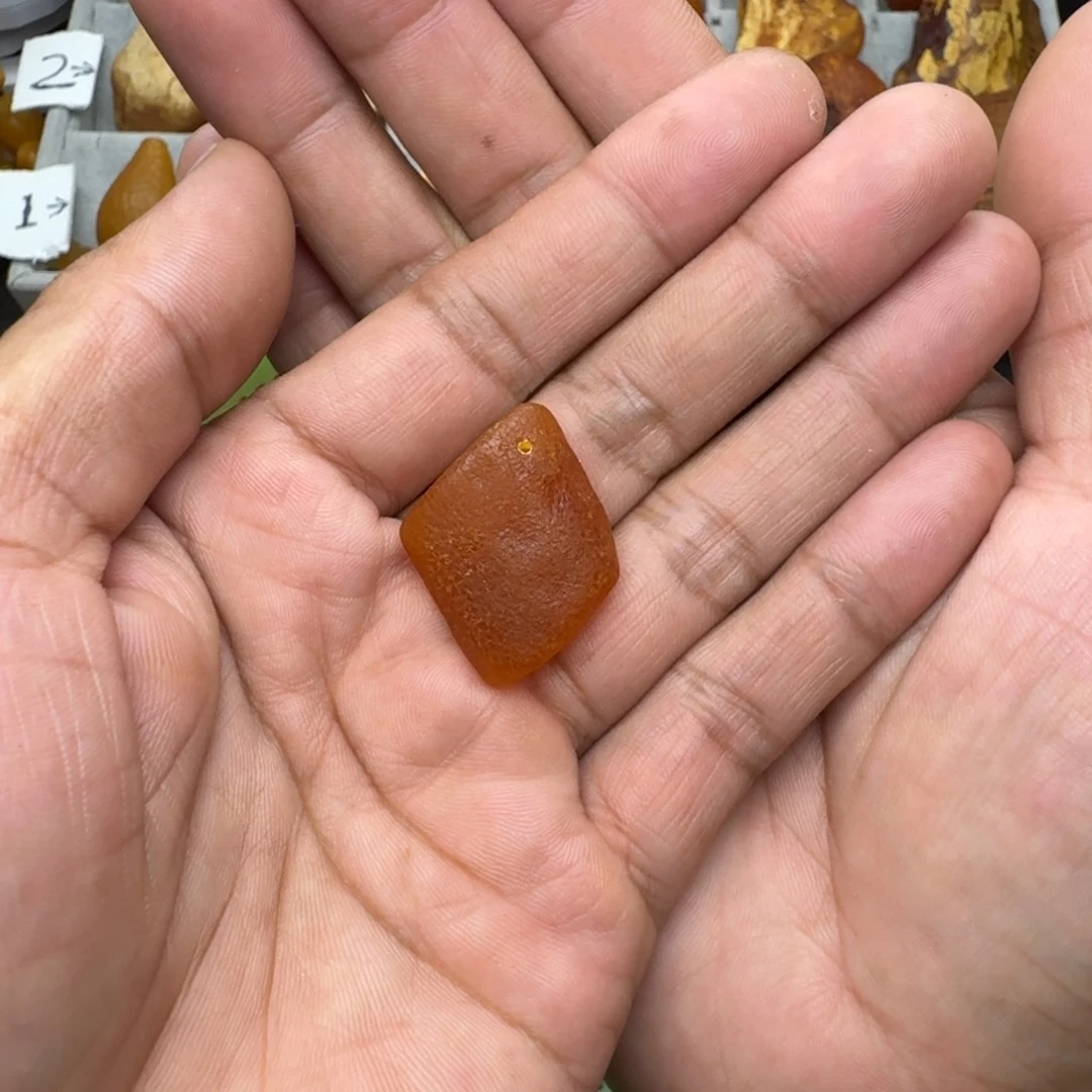 琥珀未镶嵌颈饰天然蜜蜡手机吊坠