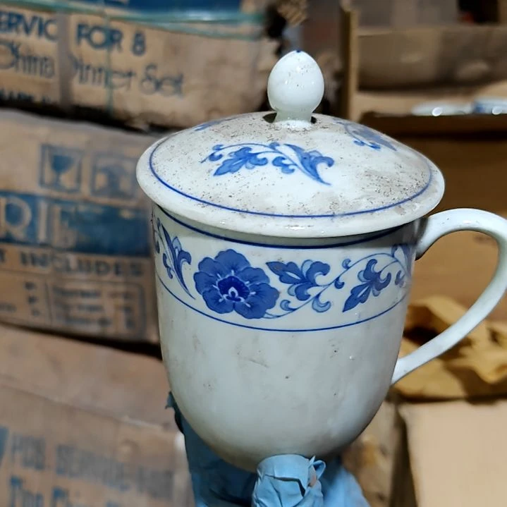 摆件盘子碗茶壶啥都有