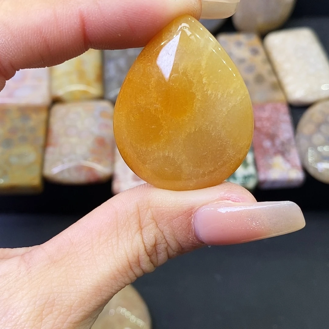 硅化玉颈饰合金烟****）