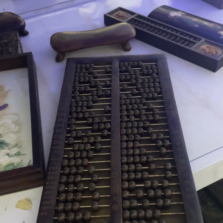 紫檀木类端景台陶瓷艺术艺术中心的